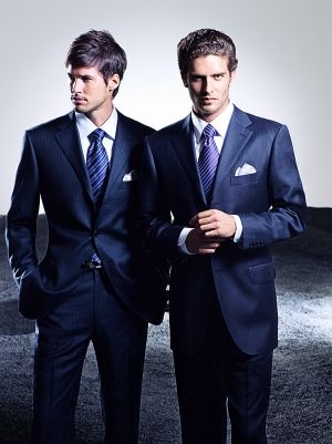 如何選擇訂制西服的面料？毛料西服是否可用水洗？